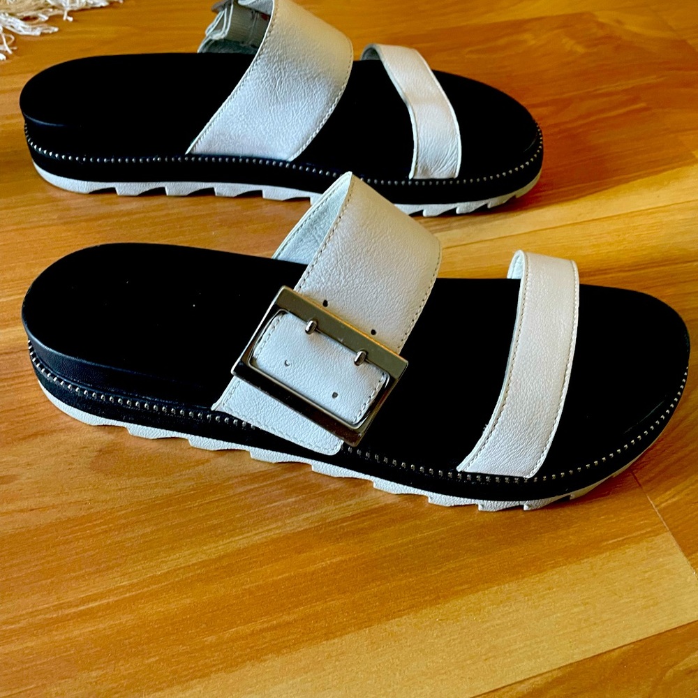 Sorel White Leather Roaming Buckle Strap Slip On Slide Sandal